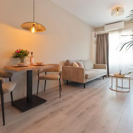 Kings Square Apartamento *
