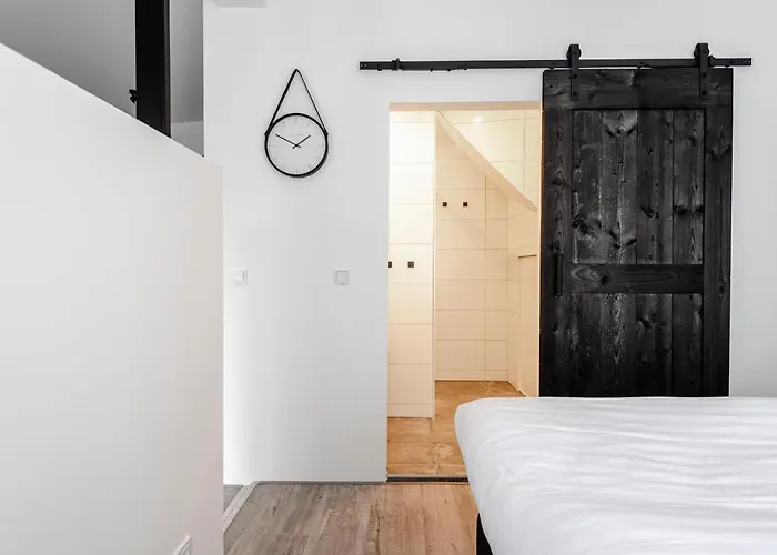 아파트 Kings Square